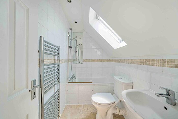 2 Bedroom Flat For Sale In Tudor Close, Belsize Park, London, NW3