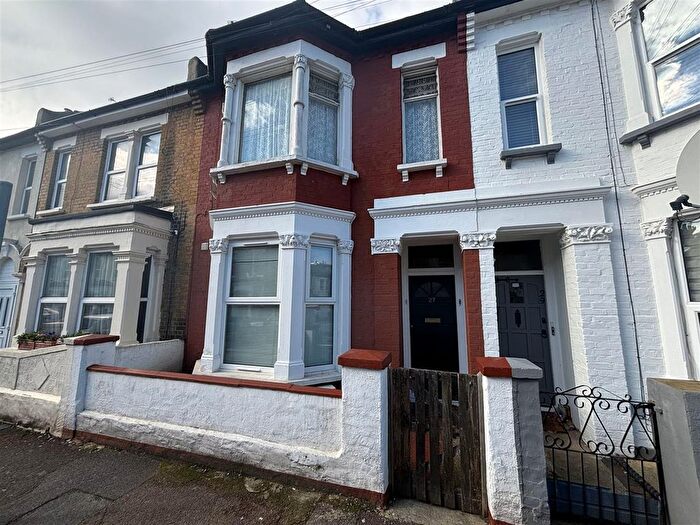 1 Bedroom Flat To Rent In Gordon Road, Southend-On-Sea, SS1