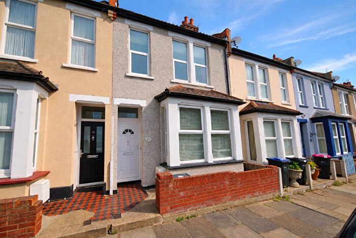 2 Bedroom Terraced House For Sale In Chinchilla Road, Southend-On-Sea, Essex, SS1