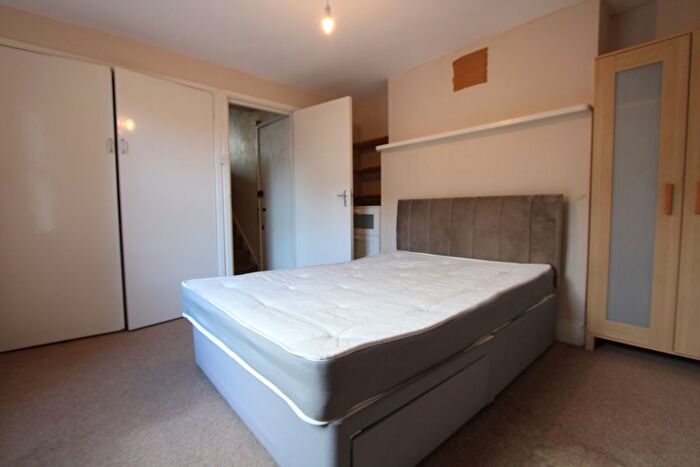 1 Bedroom Flat To Rent In Putney High Street, London, SW15