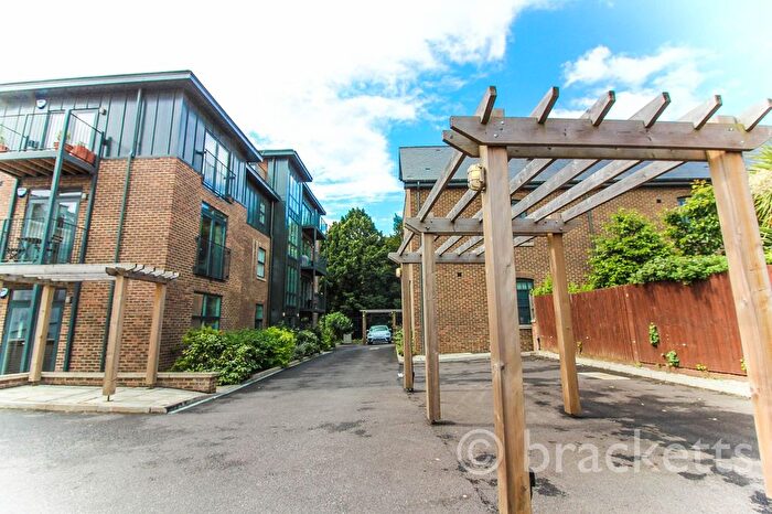 2 Bedroom Flat To Rent In Phoenix Yard, Tunbridge Wells, TN4
