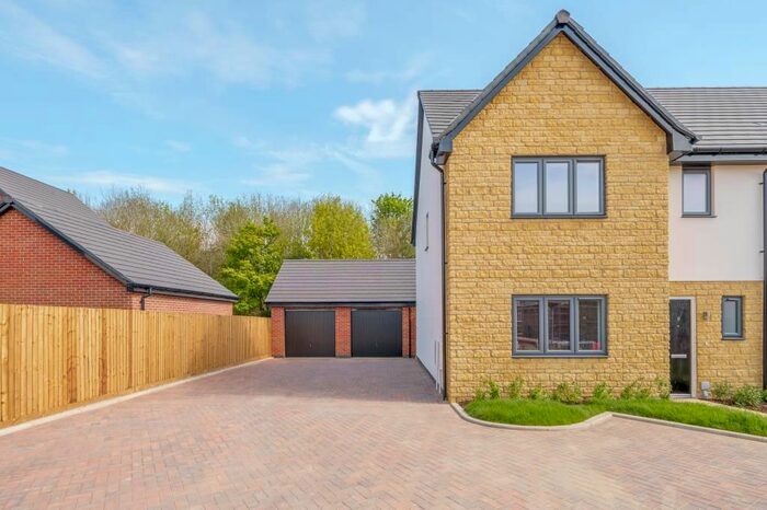 3 Bedroom Semi-Detached House To Rent In Curbridge, Colwell Green, OX29