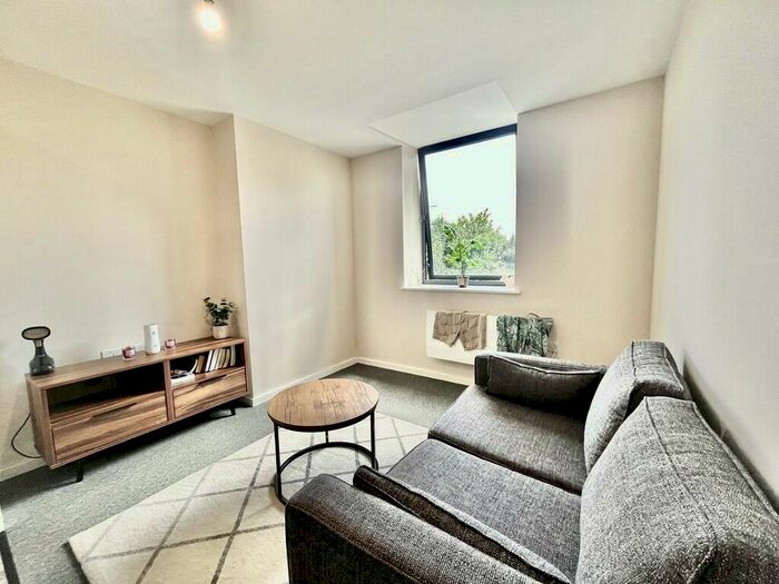 1 Bedroom Apartment To Rent In Balmoral House, Salford, M5