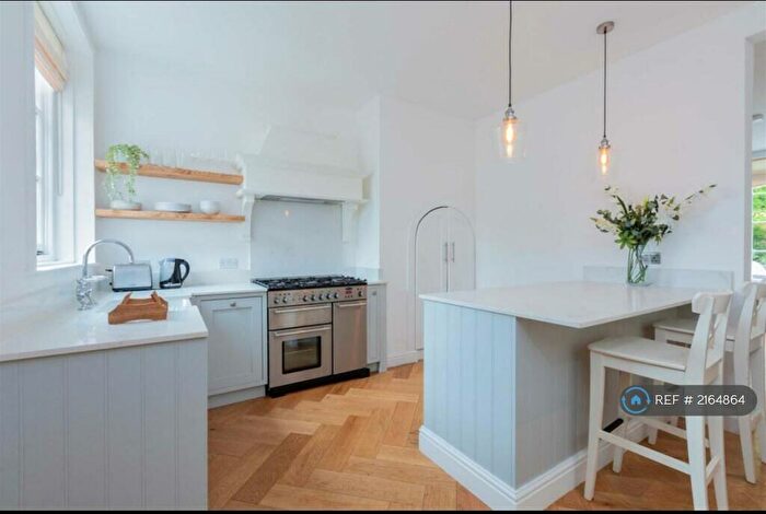 3 Bedroom Semi-Detached House To Rent In Hop Gardens, Henley-On-Thames, RG9