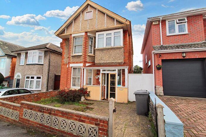 4 Bedroom Detached House For Sale In Hillbrow Road, Southbourne, BH6