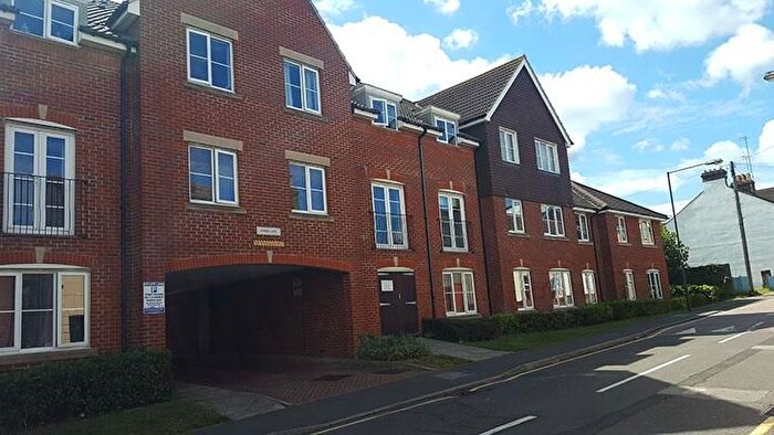 2 Bedroom Flat To Rent In Atkins Gate, Orchard Street, Gillingham, ME8