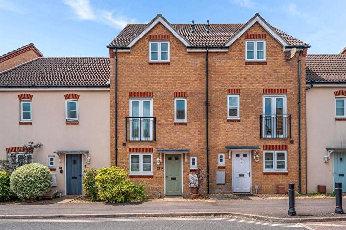 4 Bedroom Terraced House For Sale In Baxendale Road, Chichester, PO19