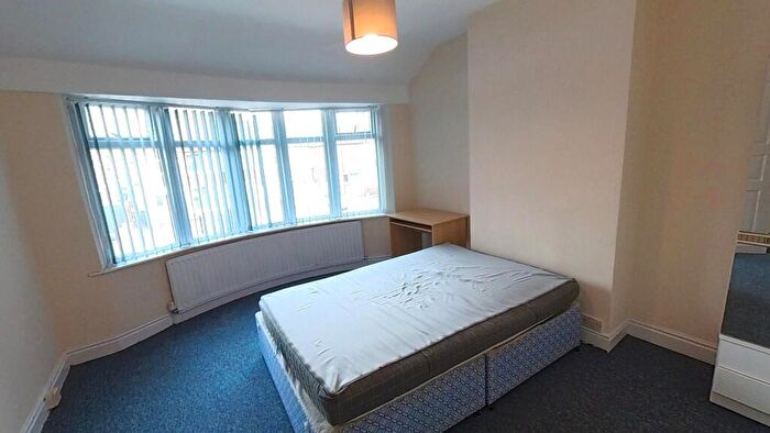 3 Bedroom Semi Detached House To Rent In Fairholme Road, M20