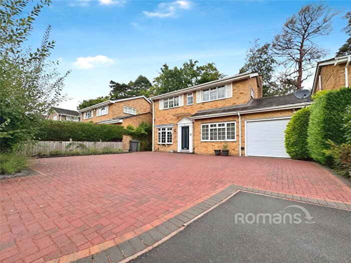 4 Bedroom Detached House To Rent In Larchfield Road, Fleet, Hampshire, GU52