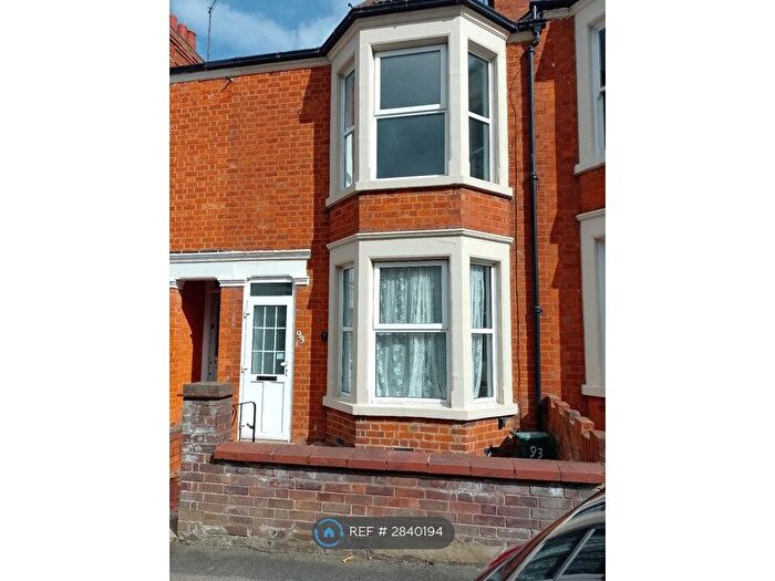 3 Bedroom Semi Detached House To Rent In Jersey Road, Milton Keynes, MK12