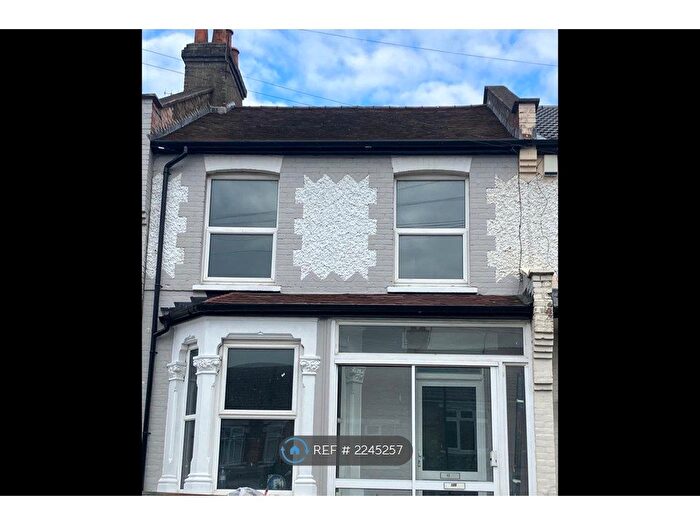3 Bedroom Terraced House To Rent In Rochdale Road, London, SE2
