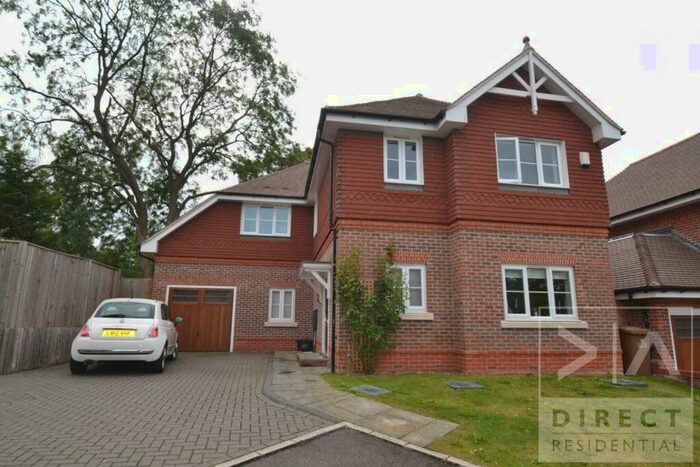 4 Bedroom Detached House To Rent In Warren Farm Close, Epsom, KT17