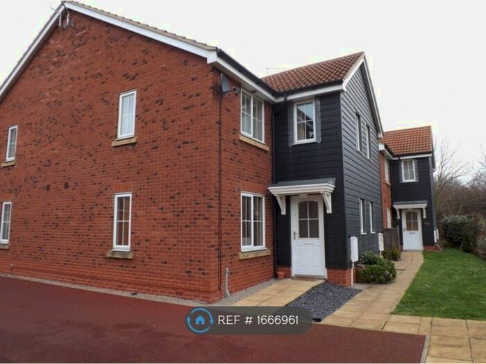 2 Bedroom Semi-Detached House To Rent In Stavely Way, Gamston, Nottingham, NG2