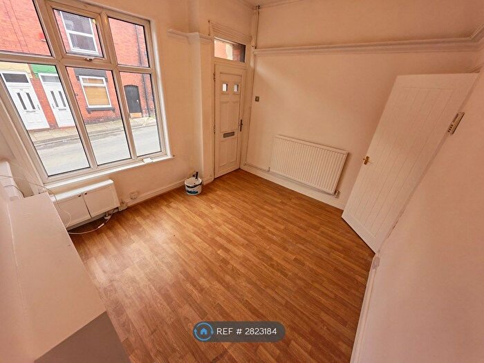 3 Bedroom Terraced House To Rent In Turner St, Stoke-On-Trent, ST1