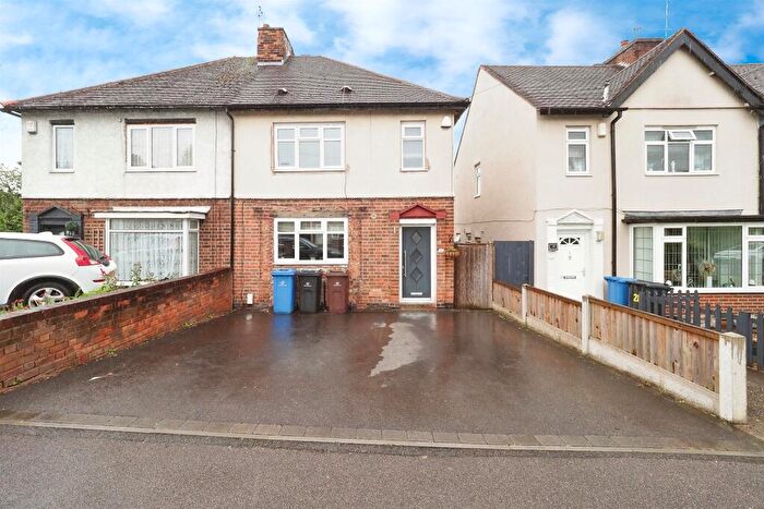 3 Bedroom Semi-Detached House For Sale In Willowcroft Road, Spondon, Derby, DE21