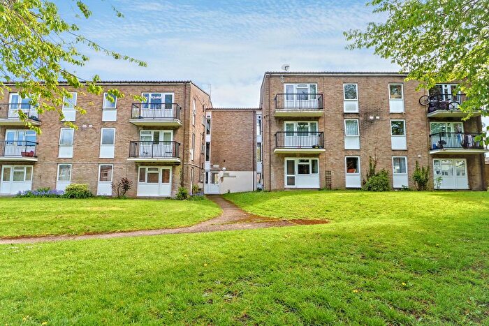 2 Bedroom Flat For Sale In Coles Place, Chard, TA20