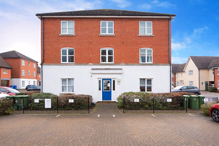 2 Bedroom Flat For Sale In Mary Rose Close, Grays, RM16