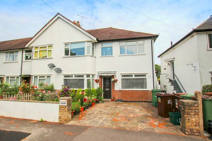 2 Bedroom Maisonette To Rent In Bute Gardens West, Wallington, SM6