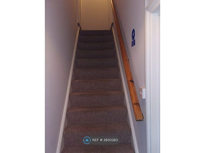 4 Bedroom Semi-Detached House To Rent In Kings Road, Caversham, Reading, RG4