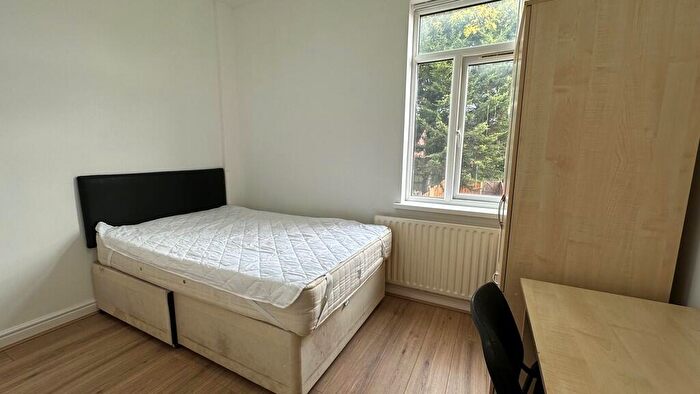 4 Bedroom Terraced House To Rent In Vine Street, CV1