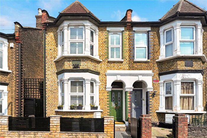 3 Bedroom Semi Detached House For Sale In Spruce Hills Road, Walthamstow, London, E17