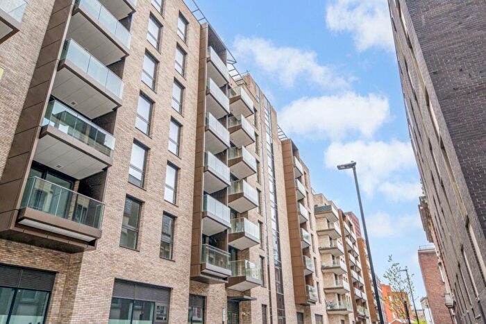 3 Bedroom Flat To Rent In Dingley Road London, EC1V