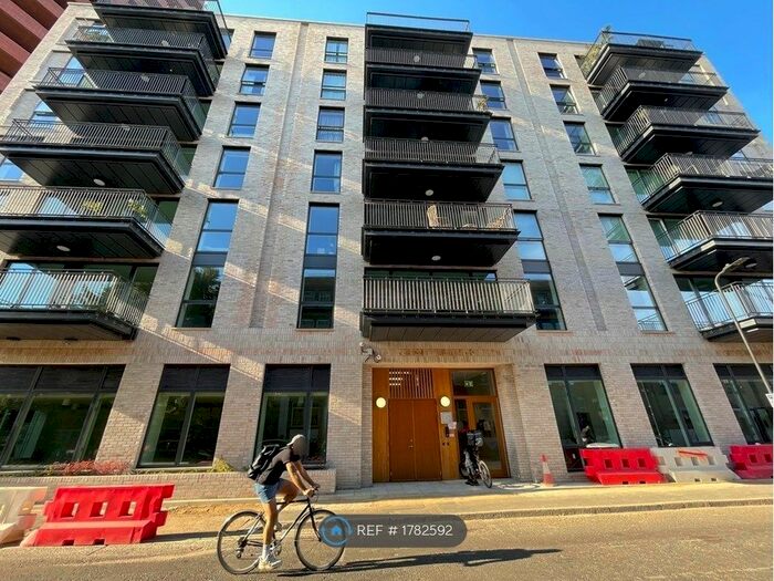 2 Bedroom Flat To Rent In Penn Street, London, N1