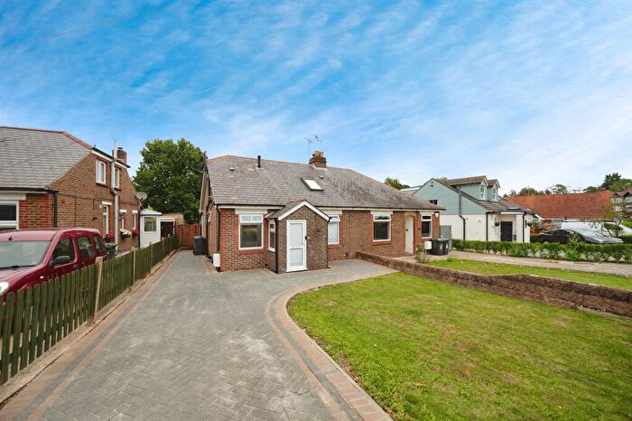 3 Bedroom Semi-Detached Bungalow For Sale In Park Avenue, Waterlooville, PO7