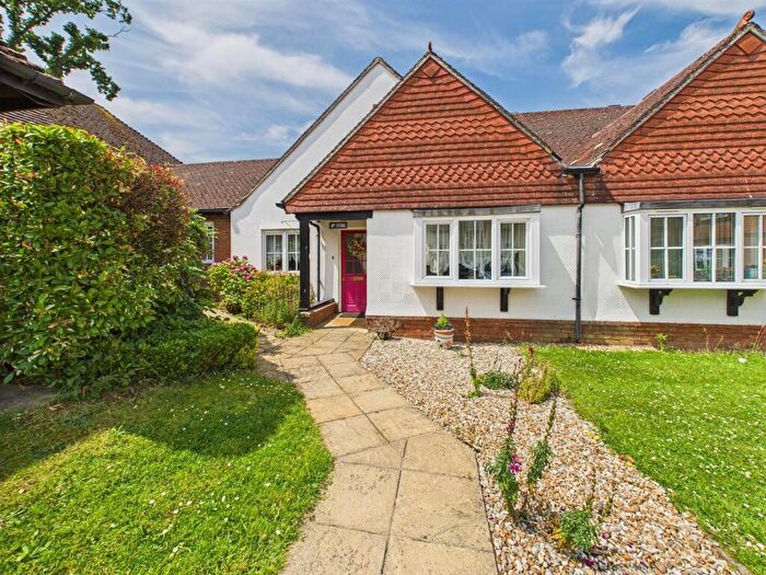 2 Bedroom Bungalow For Sale In Oakwood Cottage, Pegasus Court, Park Lane, Tilehurst, Reading, RG31