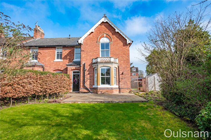 3 Bedroom End Of Terrace House For Sale In South Crescent, Bromsgrove, Worcestershire, B60