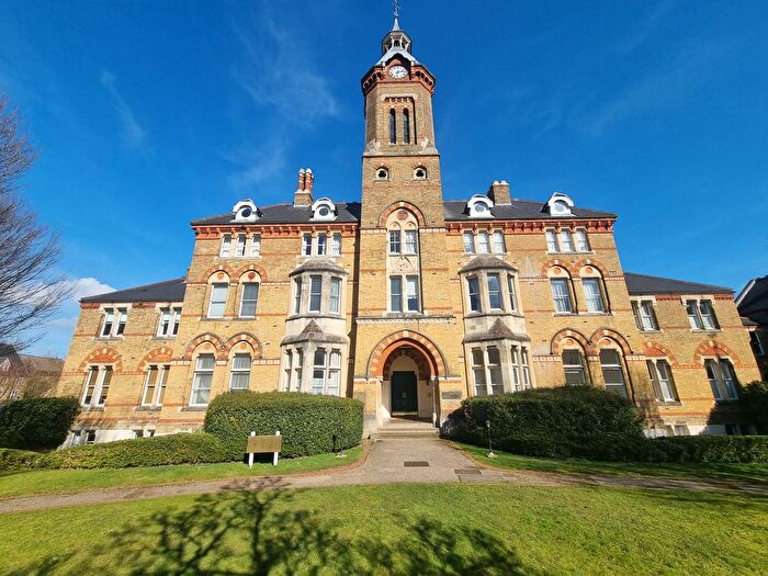 2 Bedroom Flat To Rent In Exeter Close, Watford, WD24