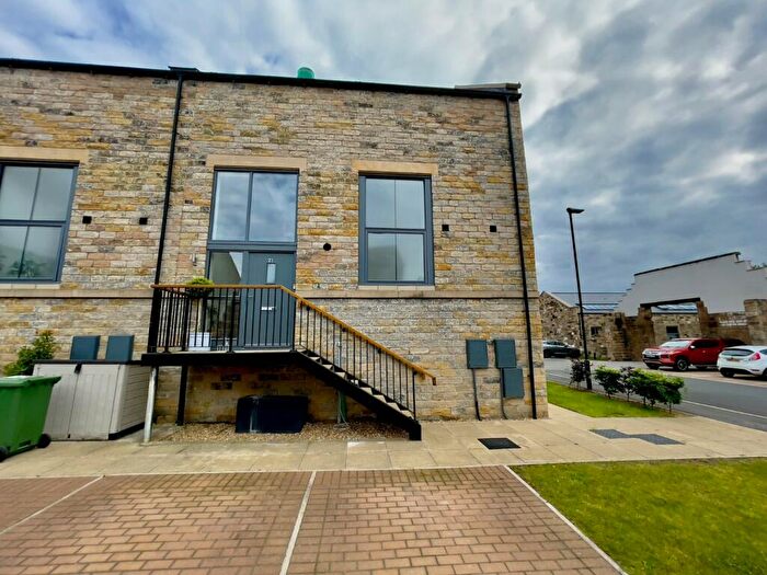 2 Bedroom Terraced House To Rent In Dyehouse Walk, Yeadon, Leeds, West Yorkshire, LS19