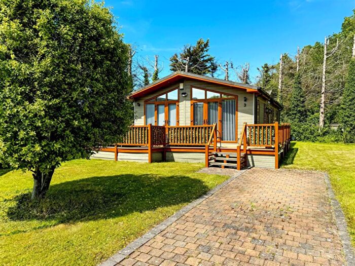 3 Bedroom Mobile Home For Sale In Climping, Littlehampton, BN17