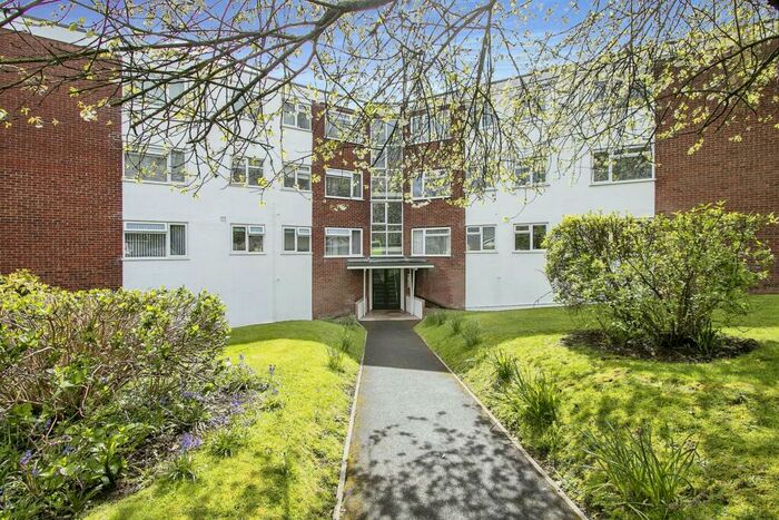 2 Bedroom Apartment To Rent In Belle Vue Road, Bournemouth, BH6
