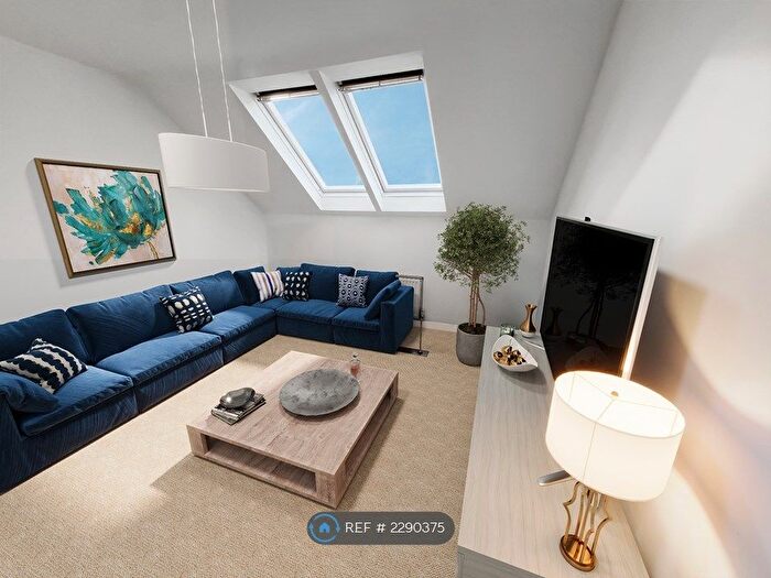 3 Bedroom Flat To Rent In Grantham Road, Bournemouth, BH1