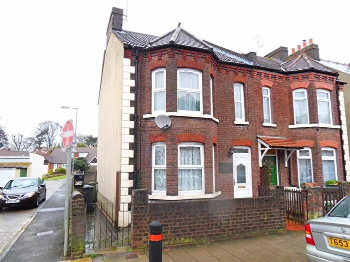 2 Bedroom Maisonette To Rent In Clarendon Road, Luton, LU2