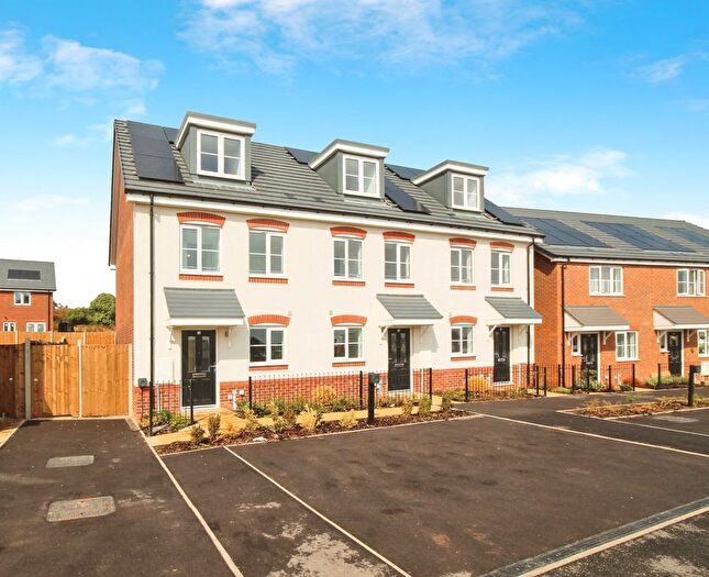 3 Bedroom End Of Terrace House For Sale In Tomalin Green, Kenilworth, CV8