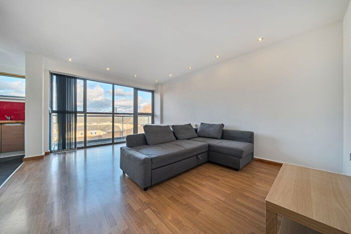 2 Bedroom Flat For Sale In Varcoe Road, Crown Place Apartments, SE16