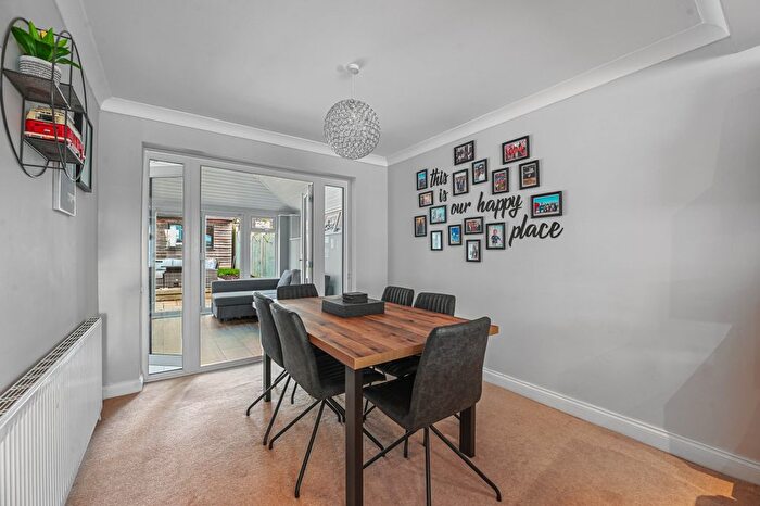 3 Bedroom End Of Terrace House For Sale In Lucas Avenue, Chelmsford, Essex, CM2