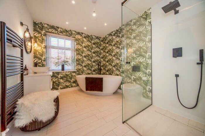 2 Bedroom Property To Rent In Wall End Road, London, E6