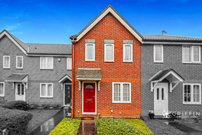 3 Bedroom Terraced House For Sale In Gilbert Road, Chafford Hundred, Grays, RM16