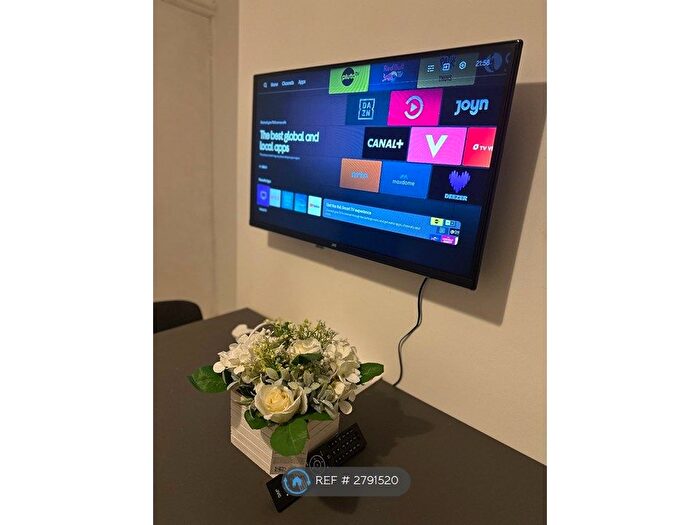 3 Bedroom Flat To Rent In University Area Available Now, Reading, RG6