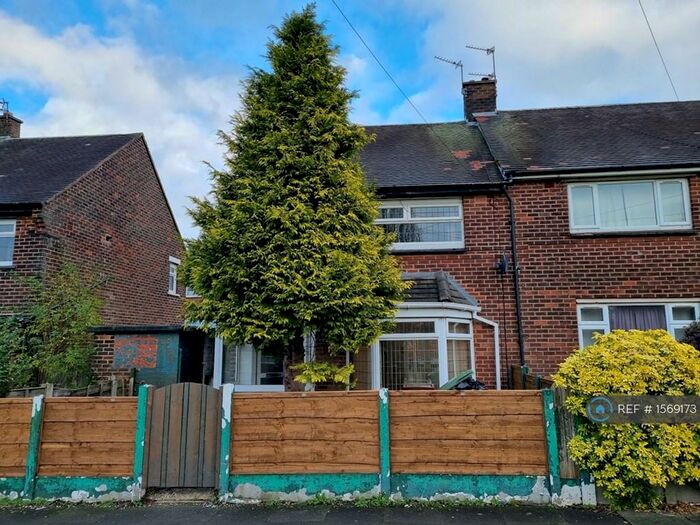 2 Bedroom Semi-Detached House To Rent In Hardman Street, Chadderton, Oldham, OL9