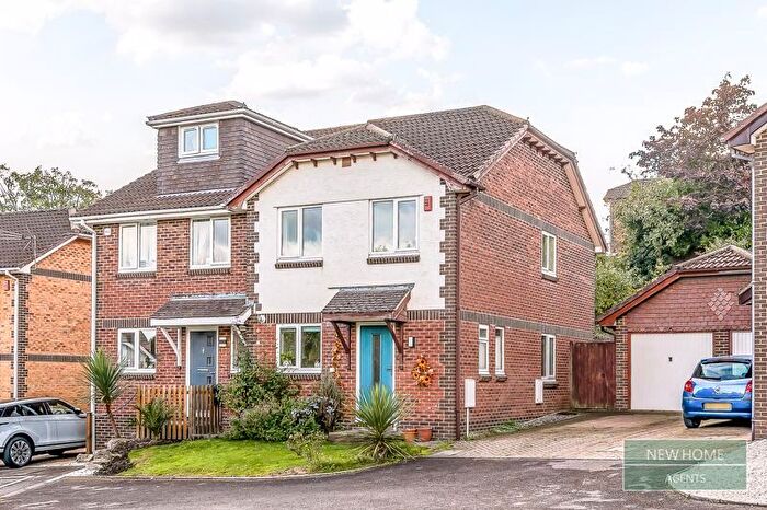 3 Bedroom Semi-detached House For Sale In Lytchett Drive Broadstone, BH18