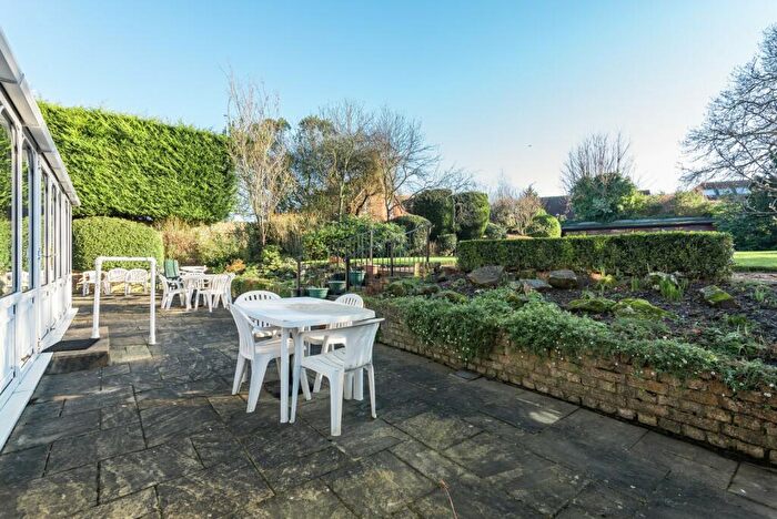 1 Bedroom Apartment For Sale In Ashfield Lane, Chislehurst, Kent, BR7