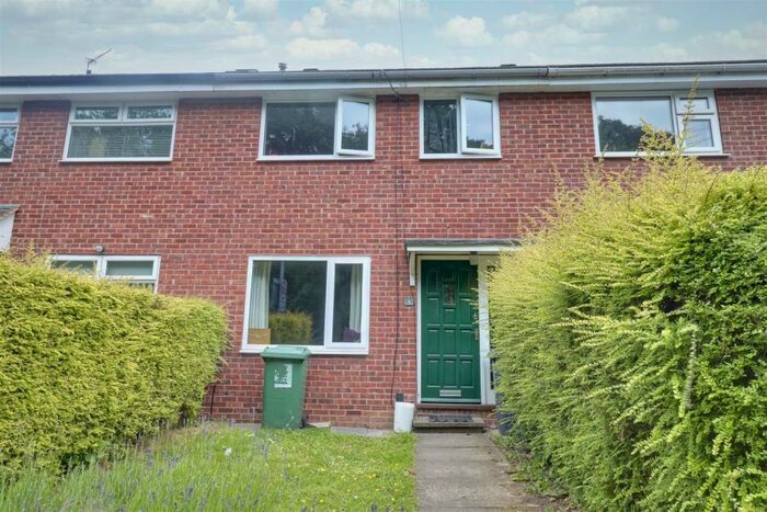 3 Bedroom Property To Rent In Broadgate Rise, Horsforth, Leeds, LS18