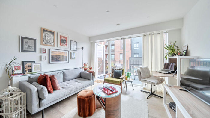 1 Bedroom Flat For Sale In Braeburn Mansions, Mary Neuner Road, London, N8