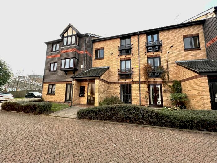 2 Bedroom Flat To Rent In Silver Close, London, SE14