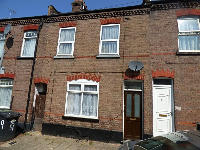 3 Bedroom Terraced House To Rent In Ridgway Road, Luton, LU2
