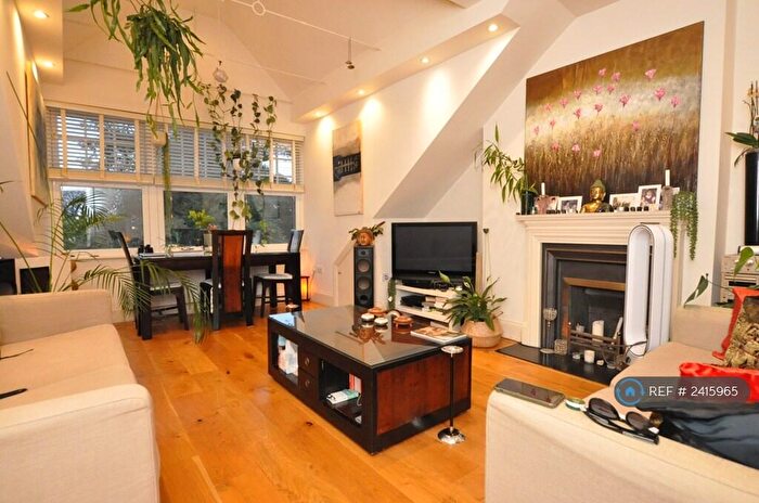 2 Bedroom Flat To Rent In Great North Road, London, N6